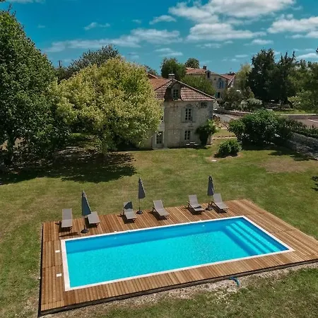 펜션 Barn Conversion, Dordogne La Tour-blanche Sleeps 12 *