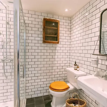 펜션 Barn Conversion, Dordogne La Tour-blanche Sleeps 12 *